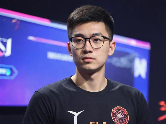 九游官网_ 电竞选手的训练日常：高强度训练与心理调节，电竞职业选手训练 知乎