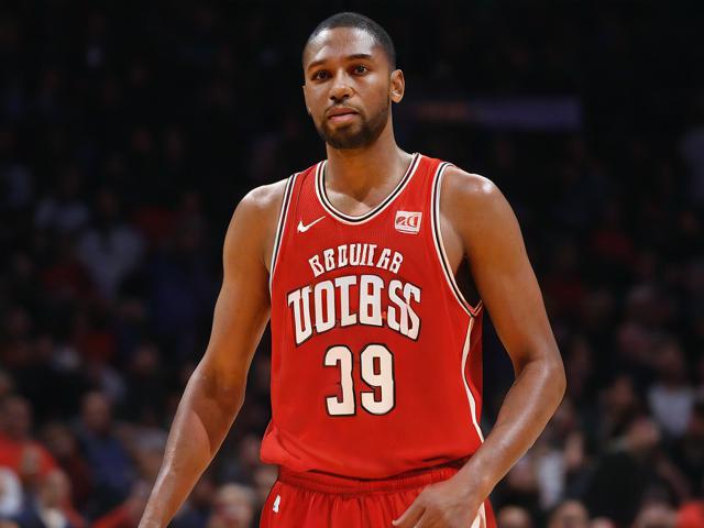 “九游app_ 历史回顾：NBA几十年来的十大经典封盖”，nba封面设计